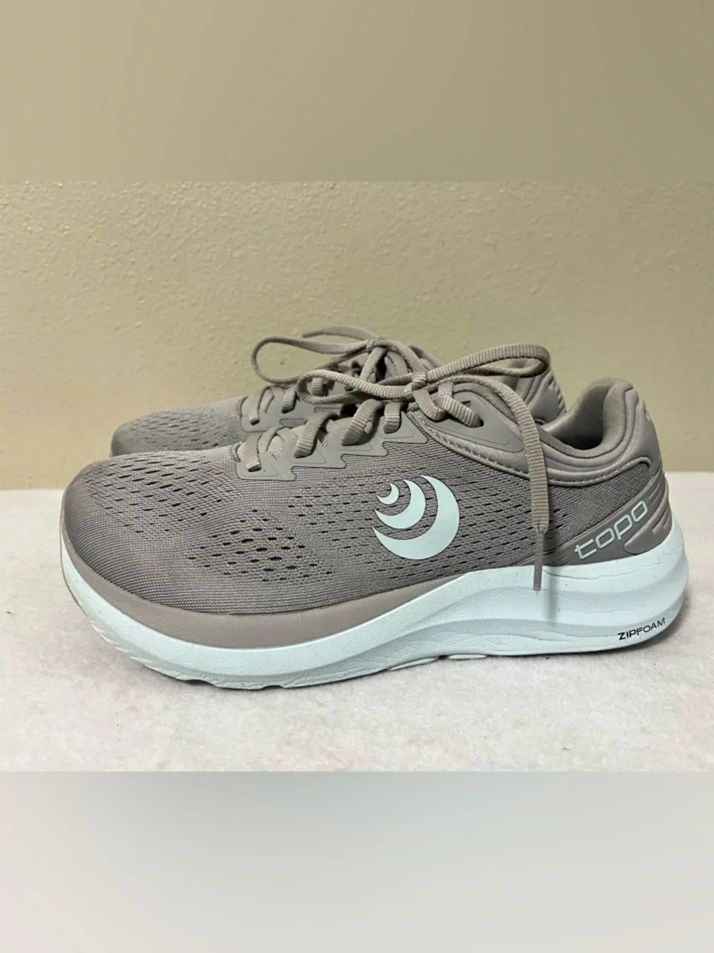 Topo Athletic Phantom 3 Shoes Womens 8 Grey Stone Road Running Sneakers Athletic - Picture 1 of 8